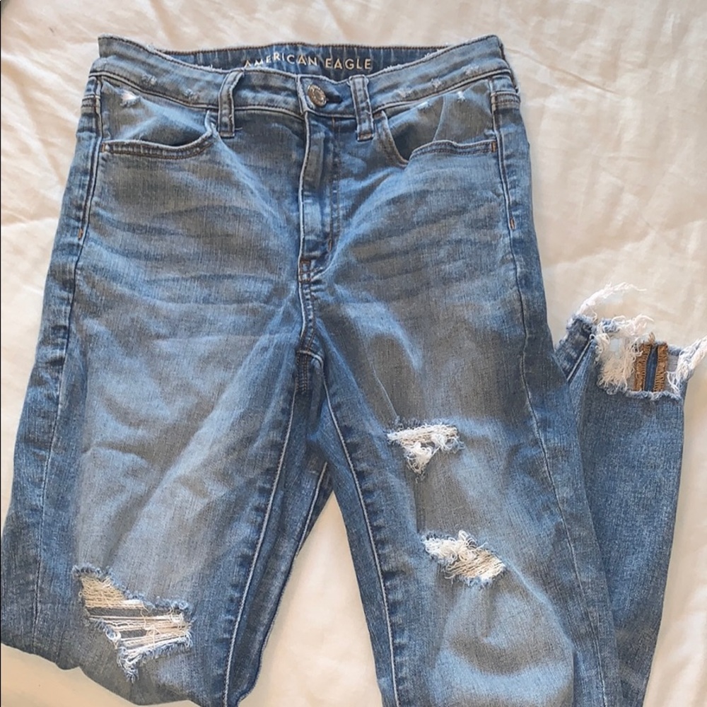 AMERICAN EAGLE JEANS
